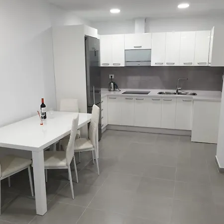 מלון Apartamento Sofia 3 *