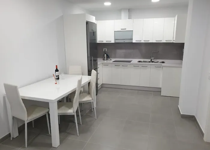 מלון Apartamento Sofia 3 *